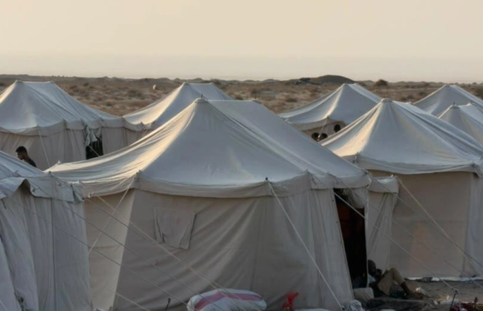yemen Il campo di Al-Firdaws, nella provincia di Aden, nello Yemen, ospita famiglie sfollate a causa della recente intensificazione dei combattimenti. © Nahda Maker Organization
