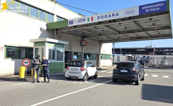 Dogana Gaggio guardia di finanza