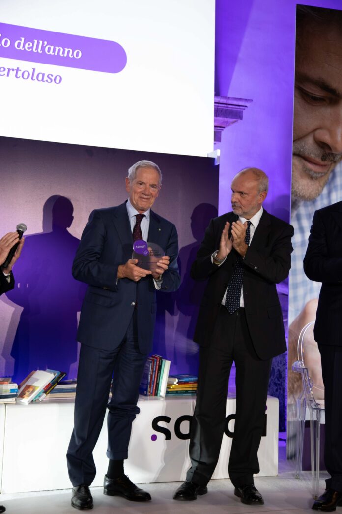 Guido-Bertolaso-Personaggio-dellanno_Premia-Min-Schillaci-scaled